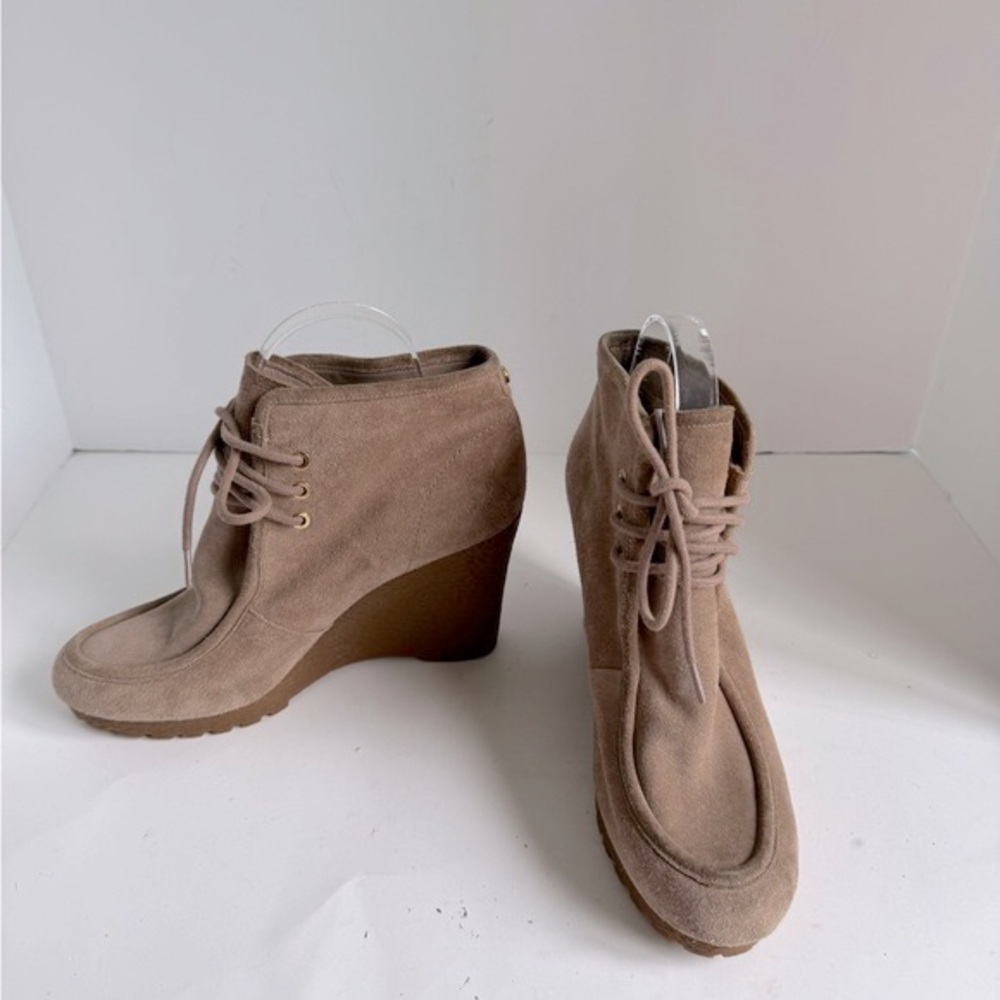 Michael Michael Kors Tan Suede Wedge Lace-Up Moc Toe Boots. Size 8.5M - Picture 3 of 12